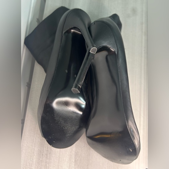 Steve Madden Black Leather Ankle Boots Black and Gold size 11 - Picture 5 of 7